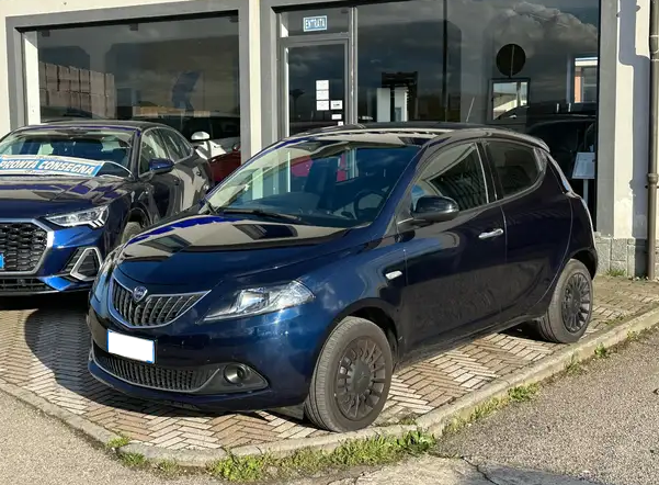 Lancia Ypsilon