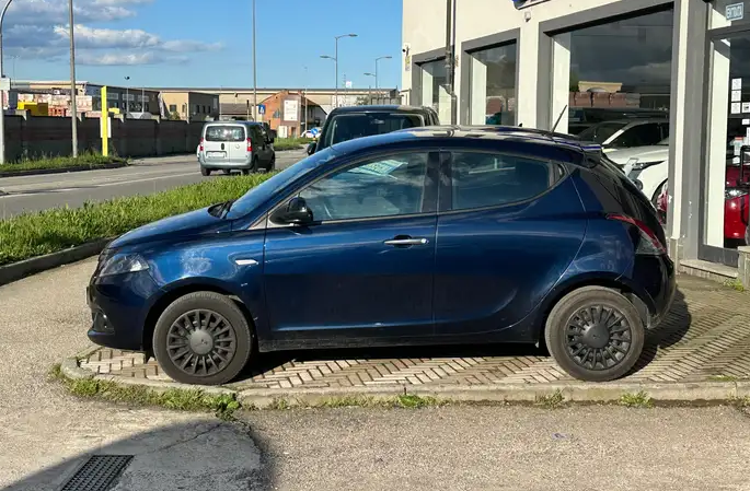 Lancia Ypsilon