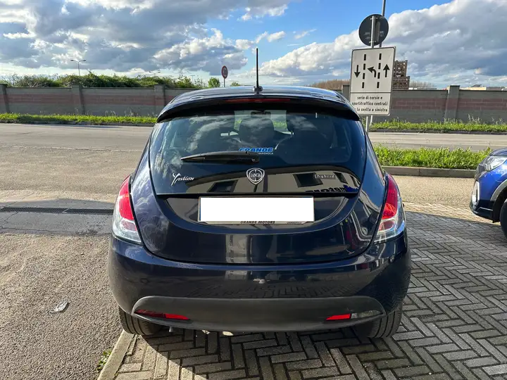 Lancia Ypsilon