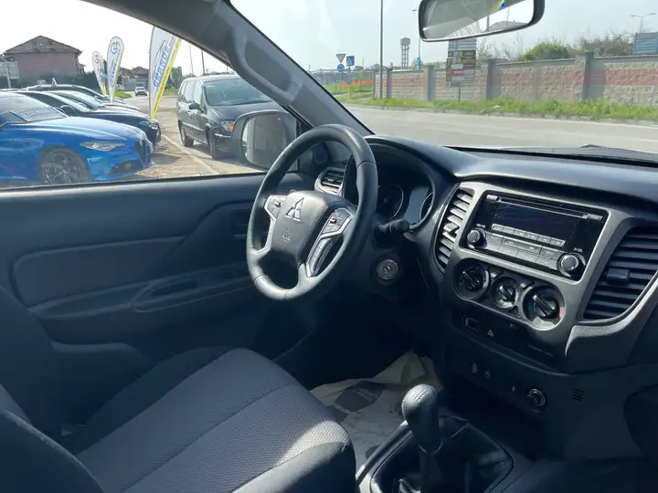 Mitsubishi L200